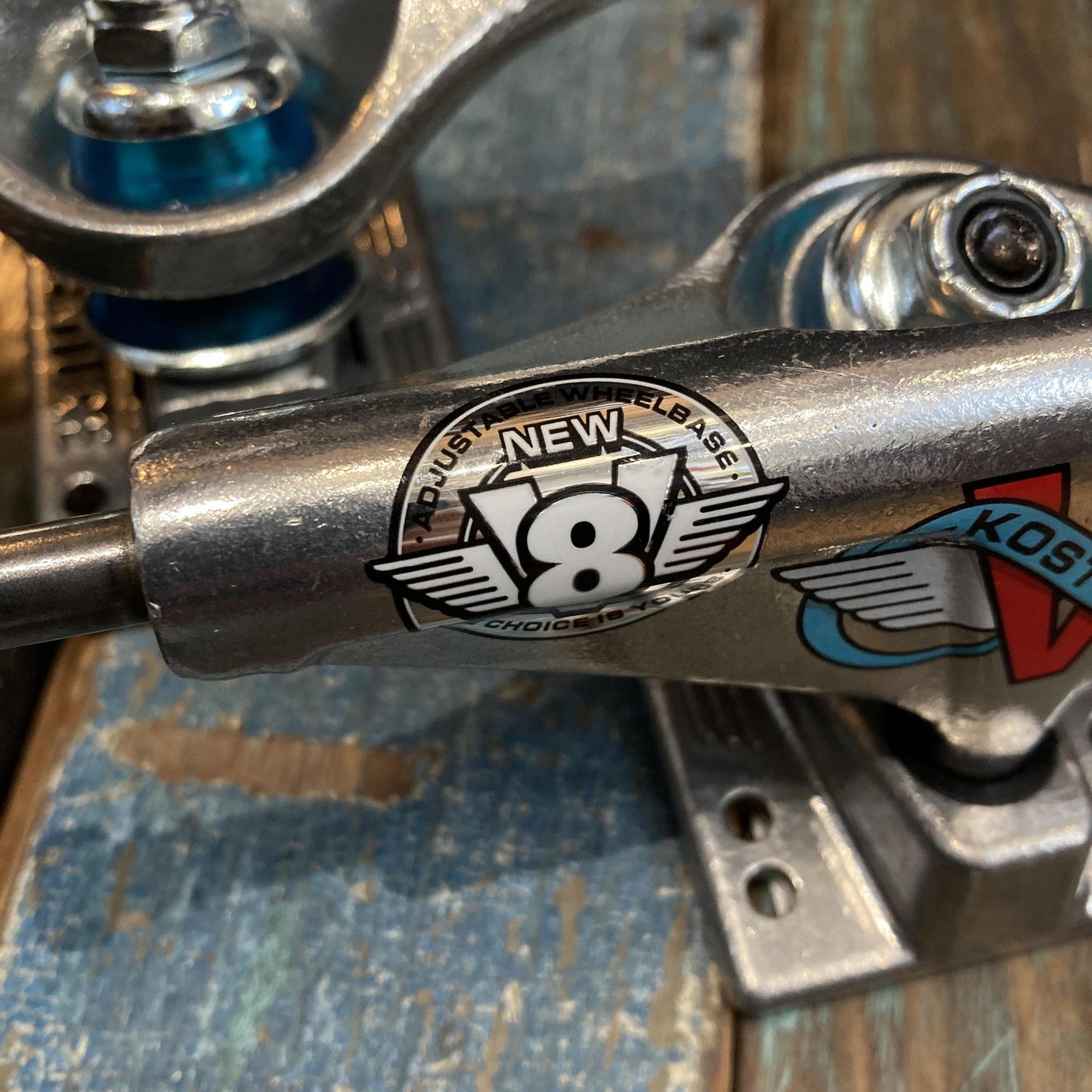 Venture V8 Polished Koston