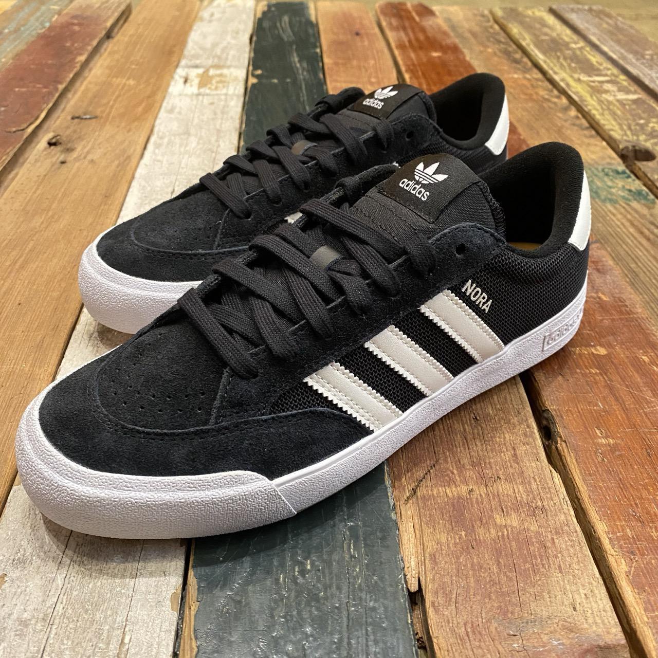 Adidas NORA (Core Black/Zero Metallic)