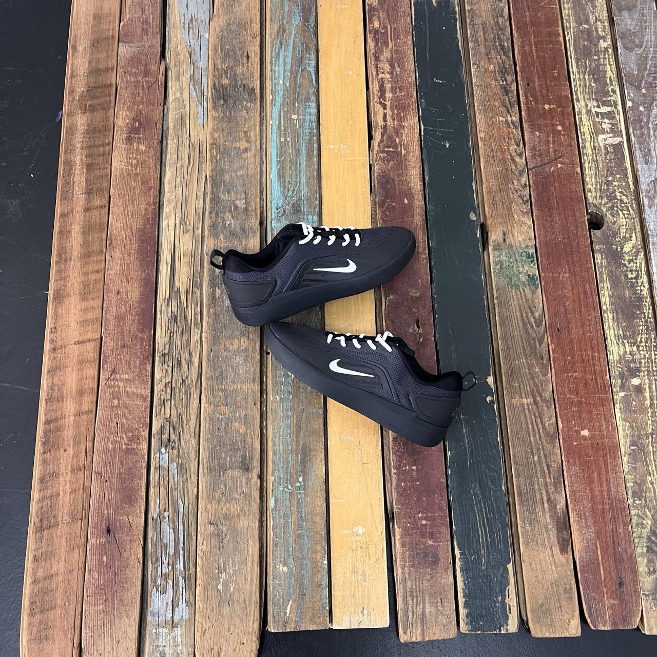 Nike SB Zoom Nyjah 4 Black White