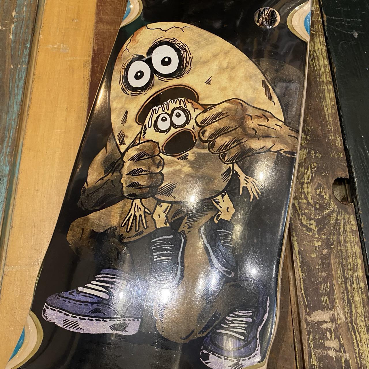 Egg Easter Deck 9.75"