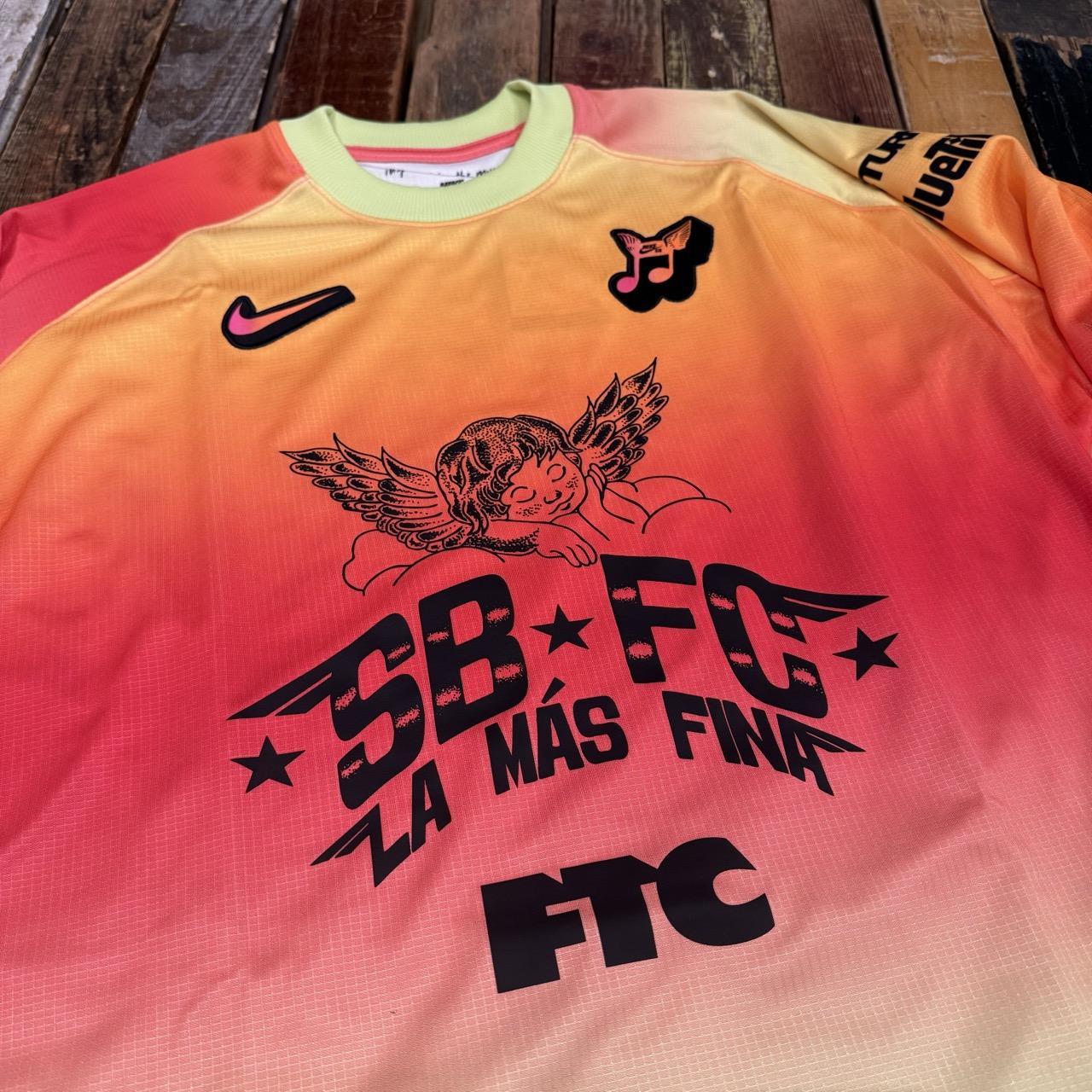 Nike SB Long-Sleeve Jersey (Hyper Pink)