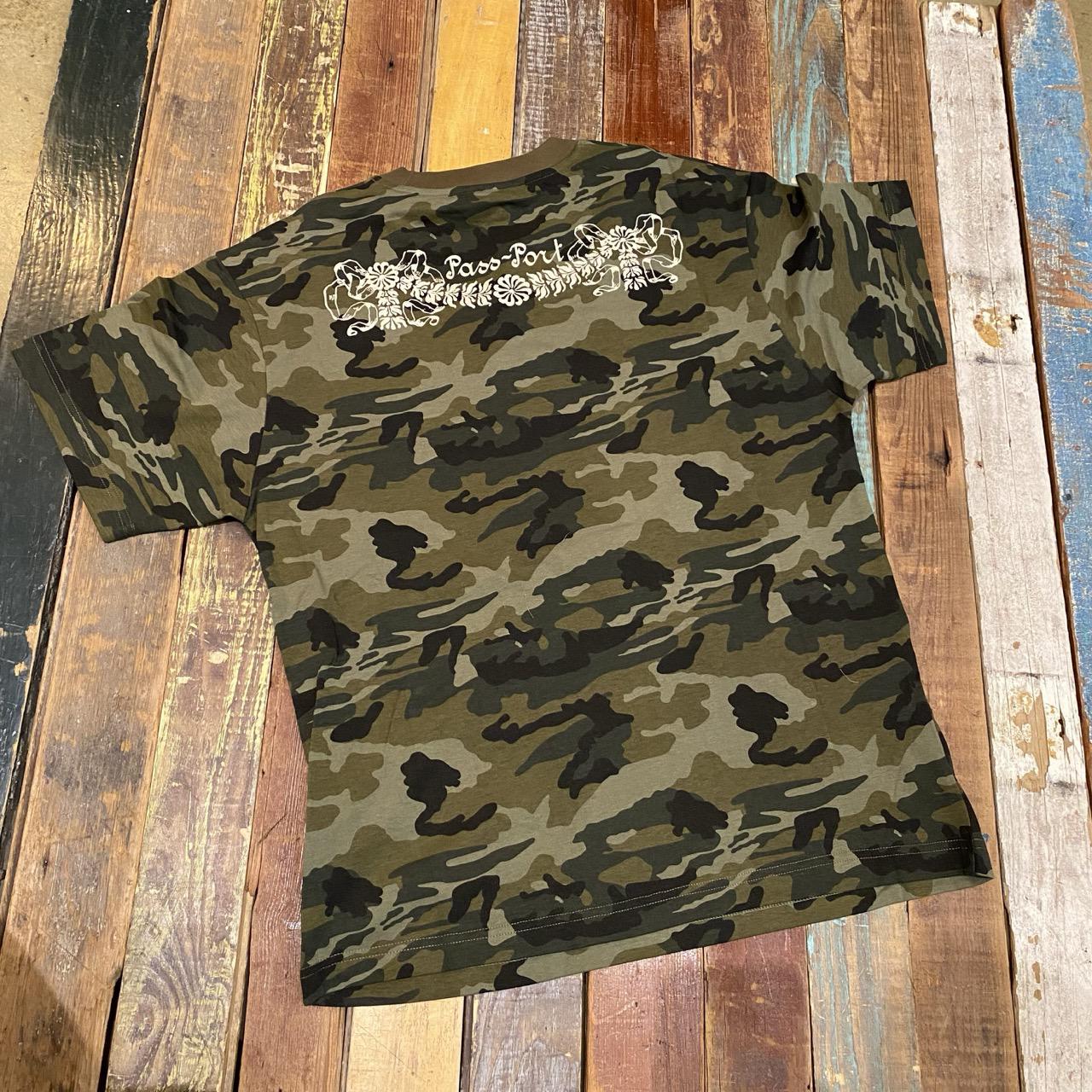 PassPort Kollaasi Tee