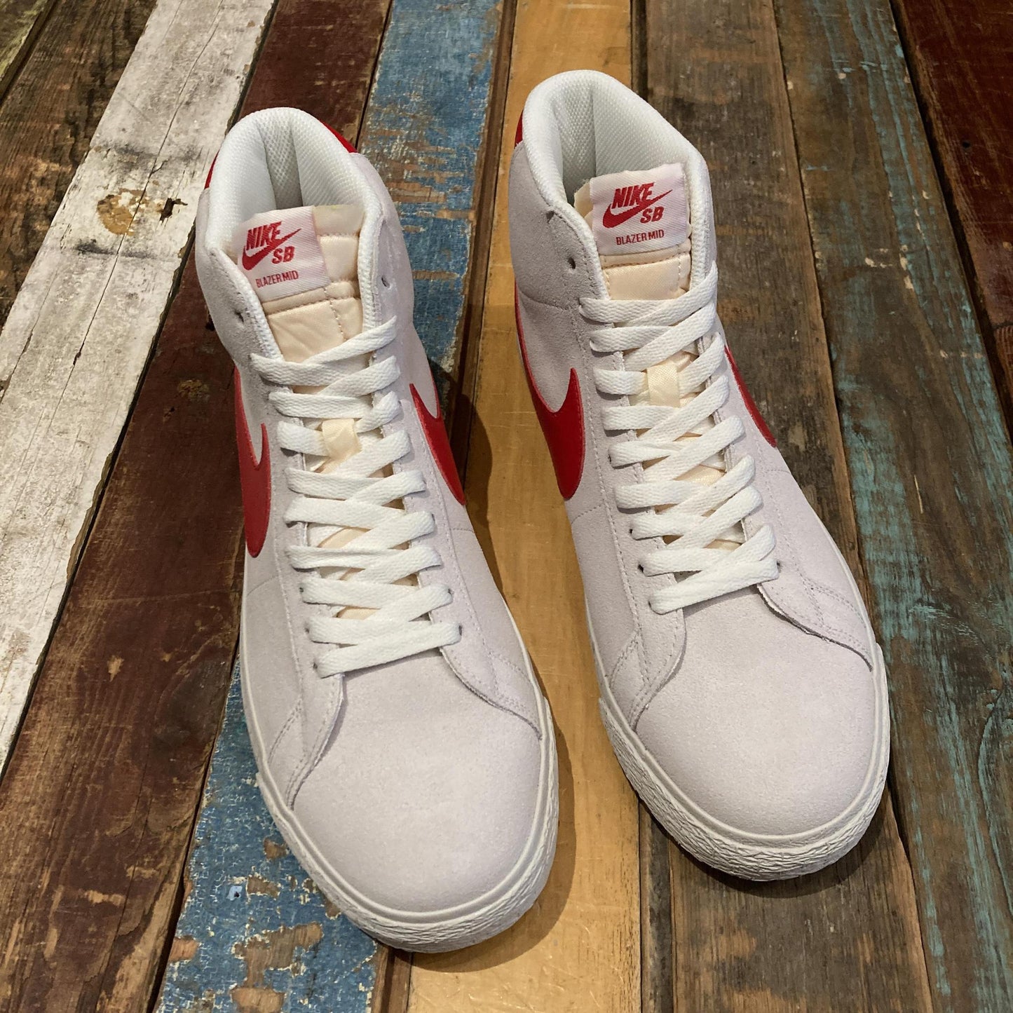 Nike SB White/Red Blazer