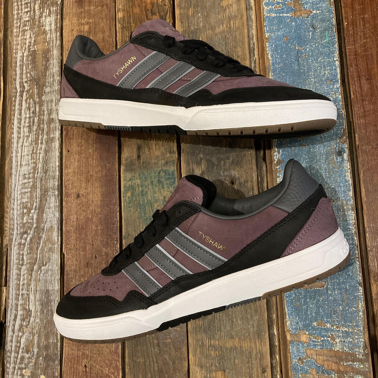 ADIDAS Tyshawn II (Shadow Fig - Grey Five - Core Black)
