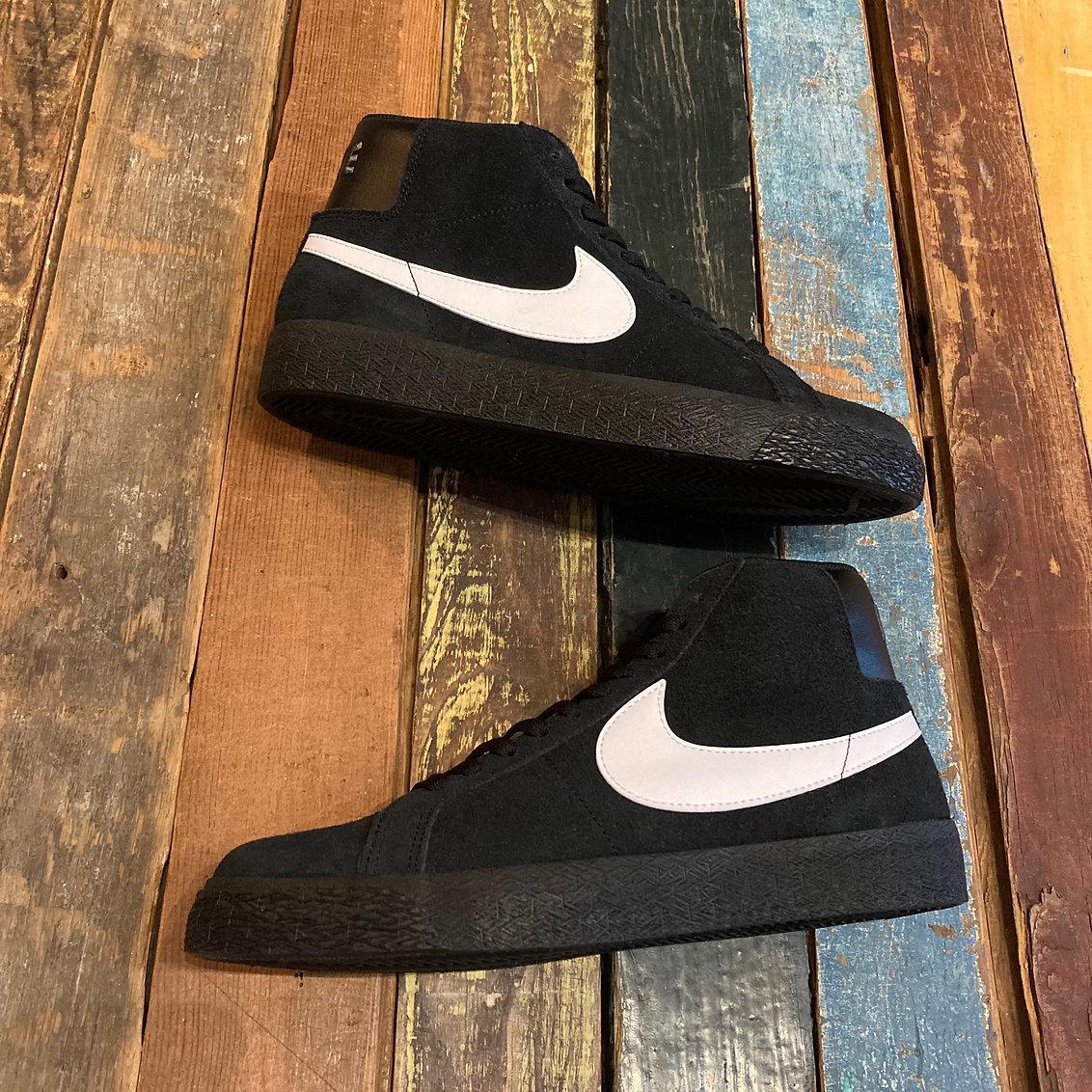 Nike SB Black/White/Black Blazer