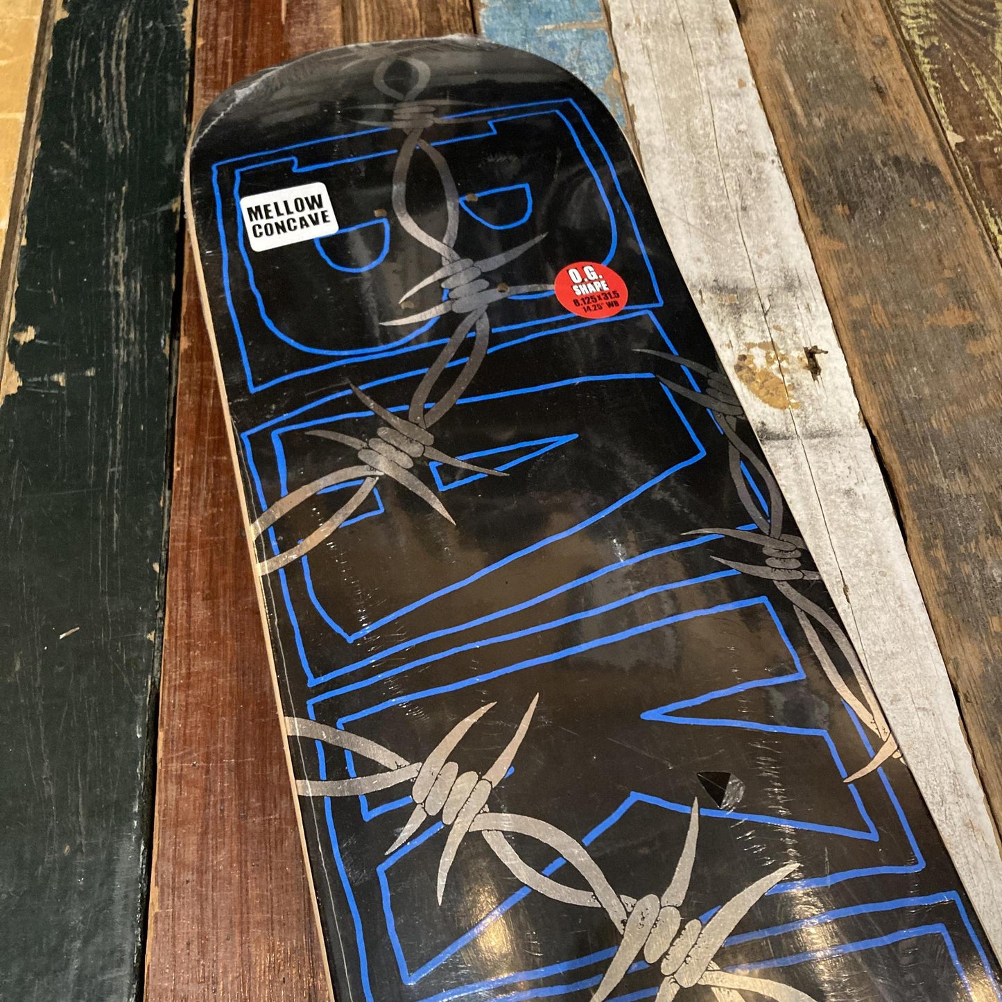 ZA Barbed Wire Deck 8.125