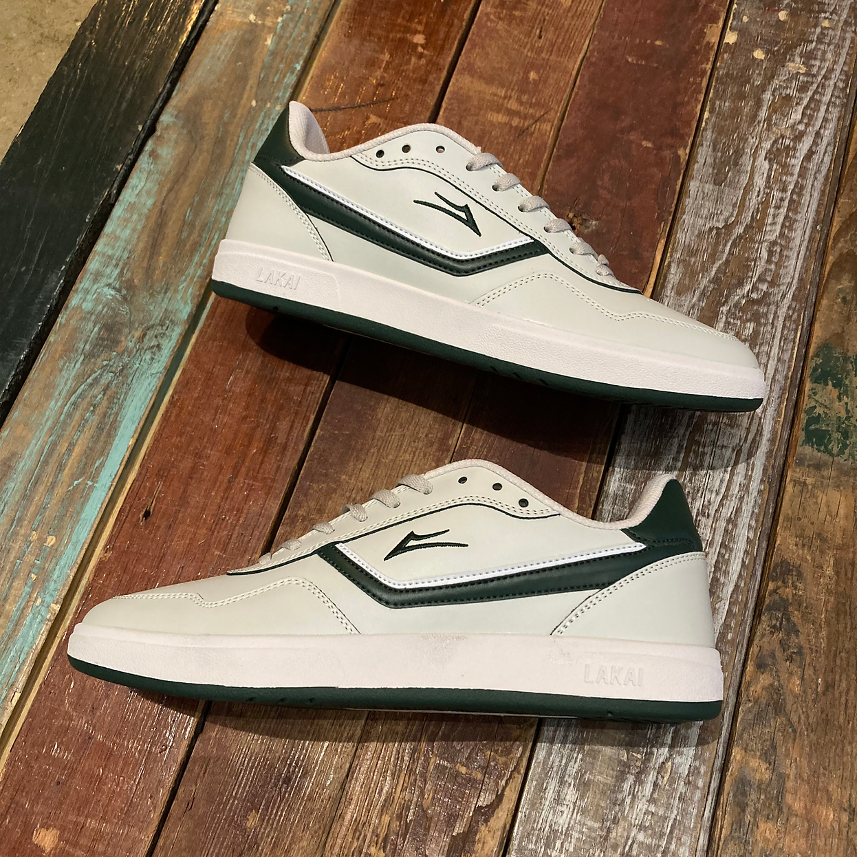 Lakai Terrace Cram/Pine