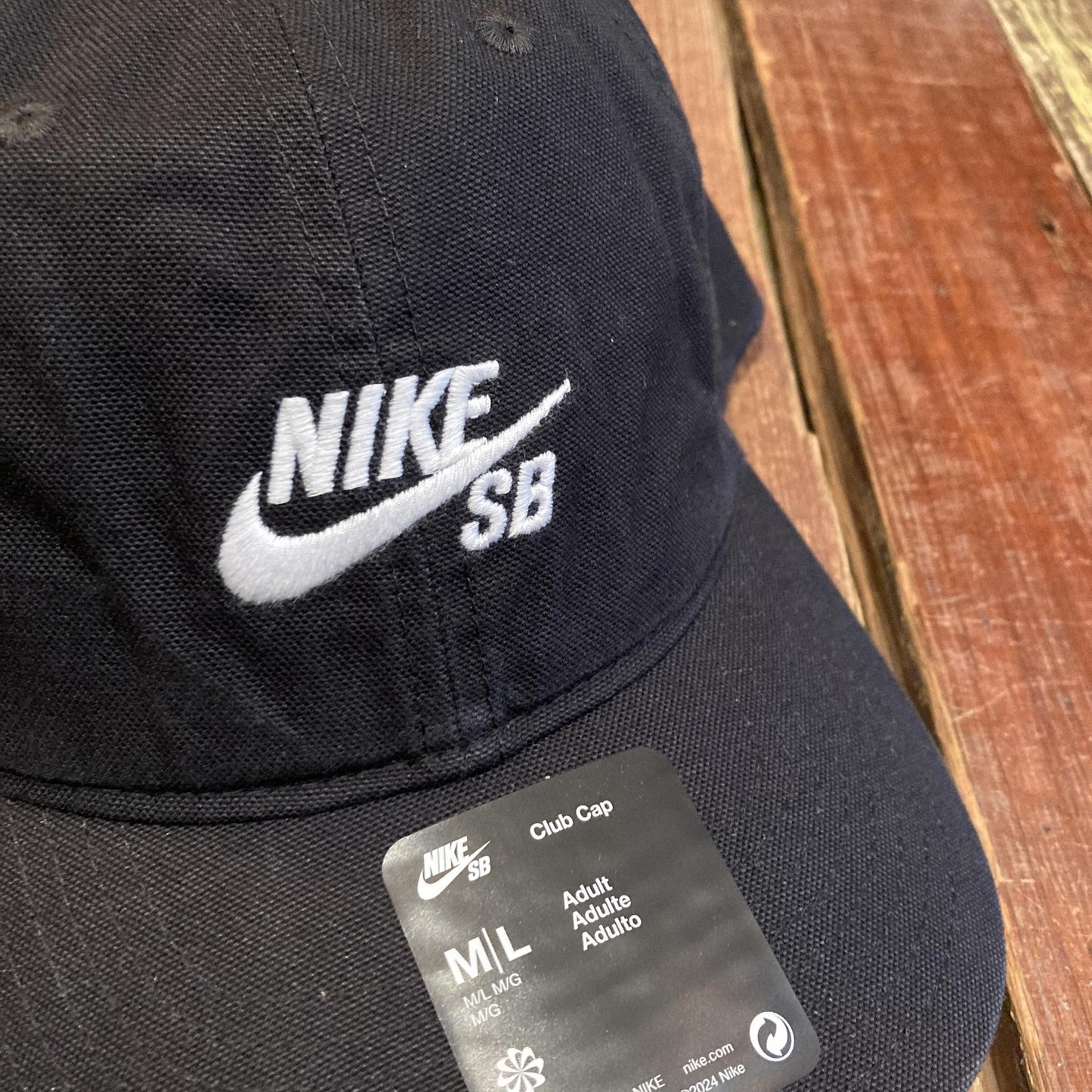 NIKE SB Club Hat (Black/White)