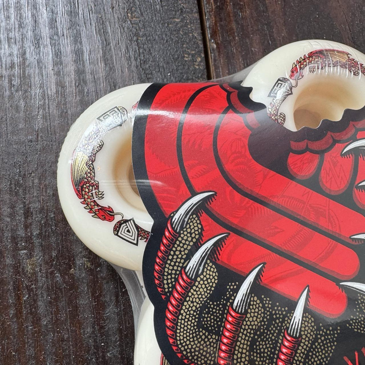 Powell DRAGON FORMULA RED 93A 52X31MM OFF WHITE