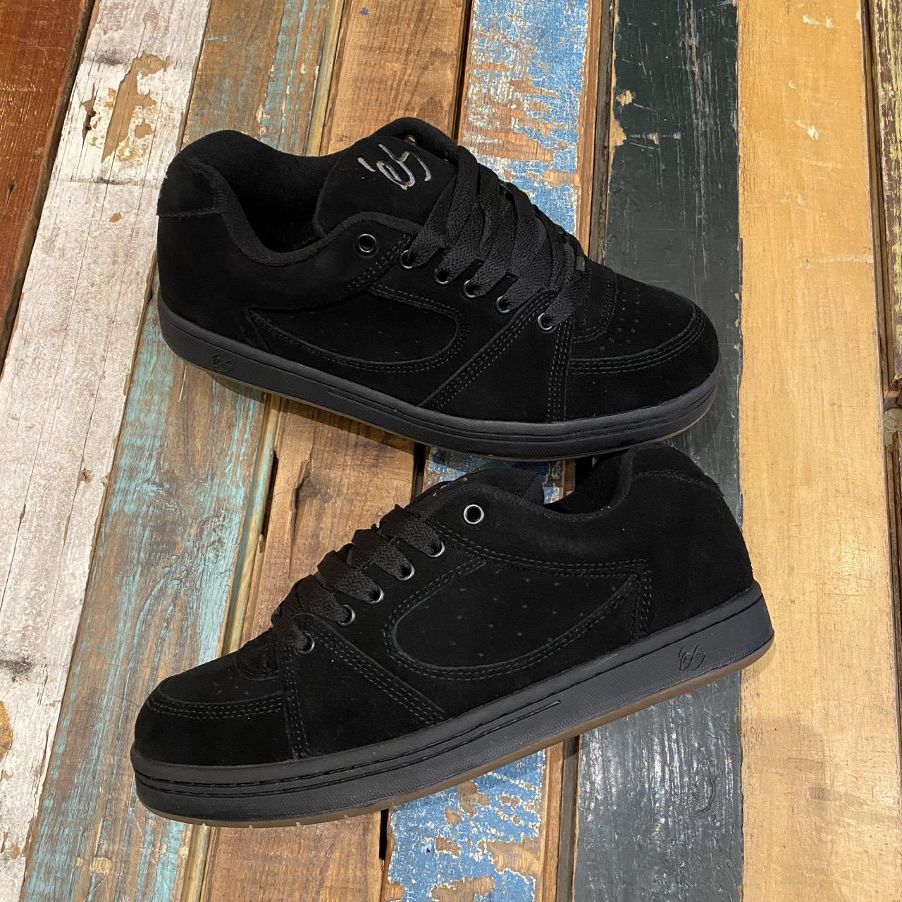 eS ACCEL OG Black