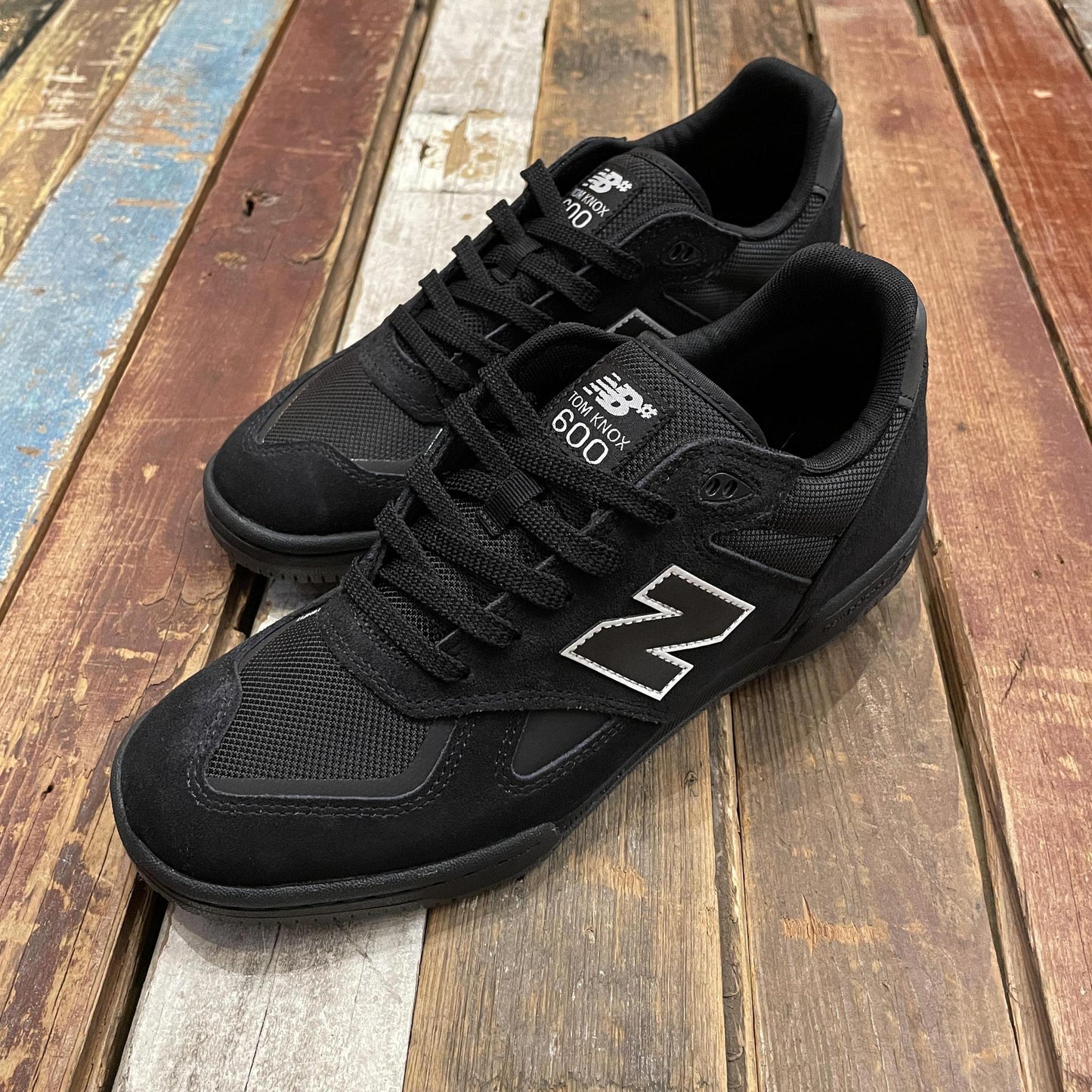 NM600TER Knox Black/Black