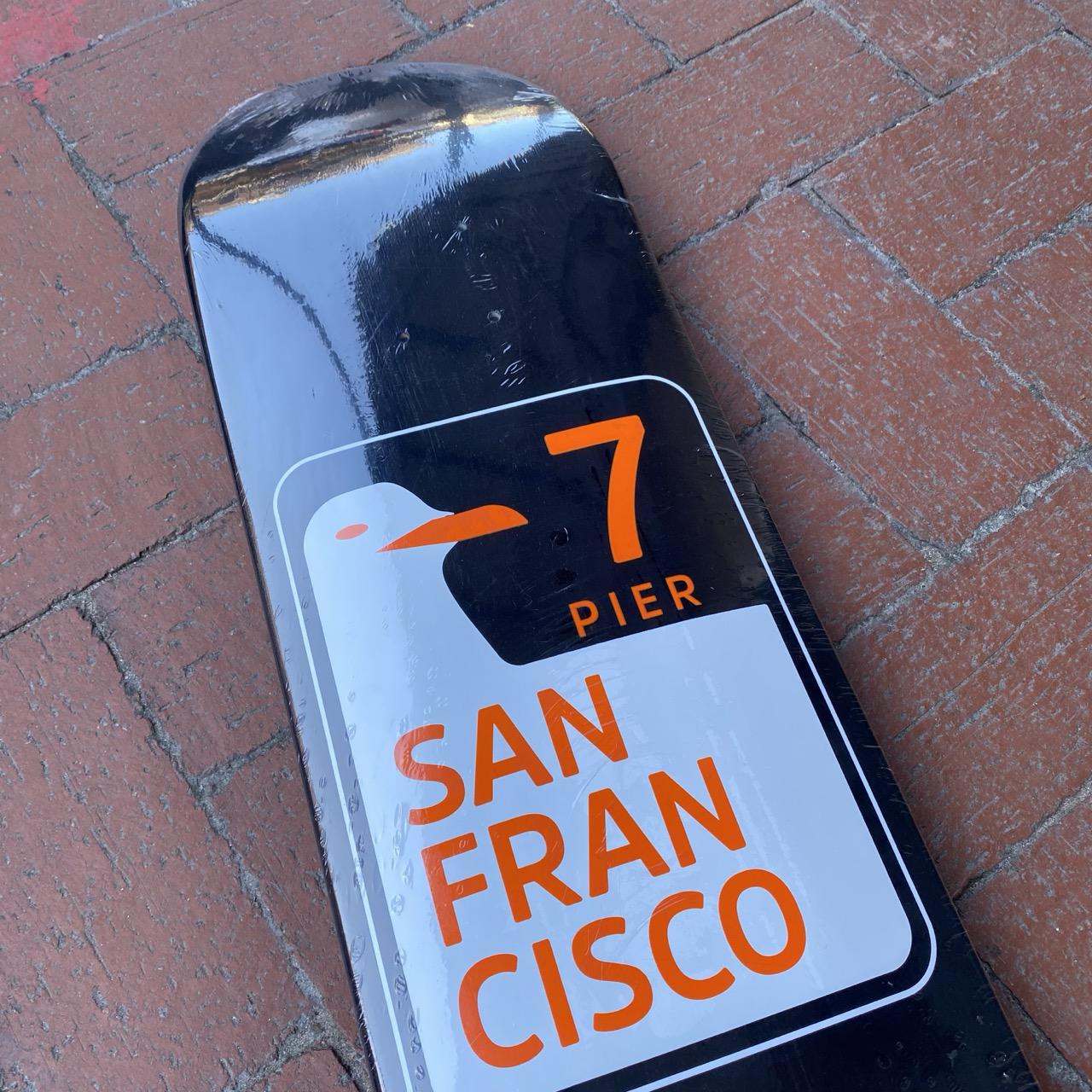 Pier 7 'Seagull' Black Deck