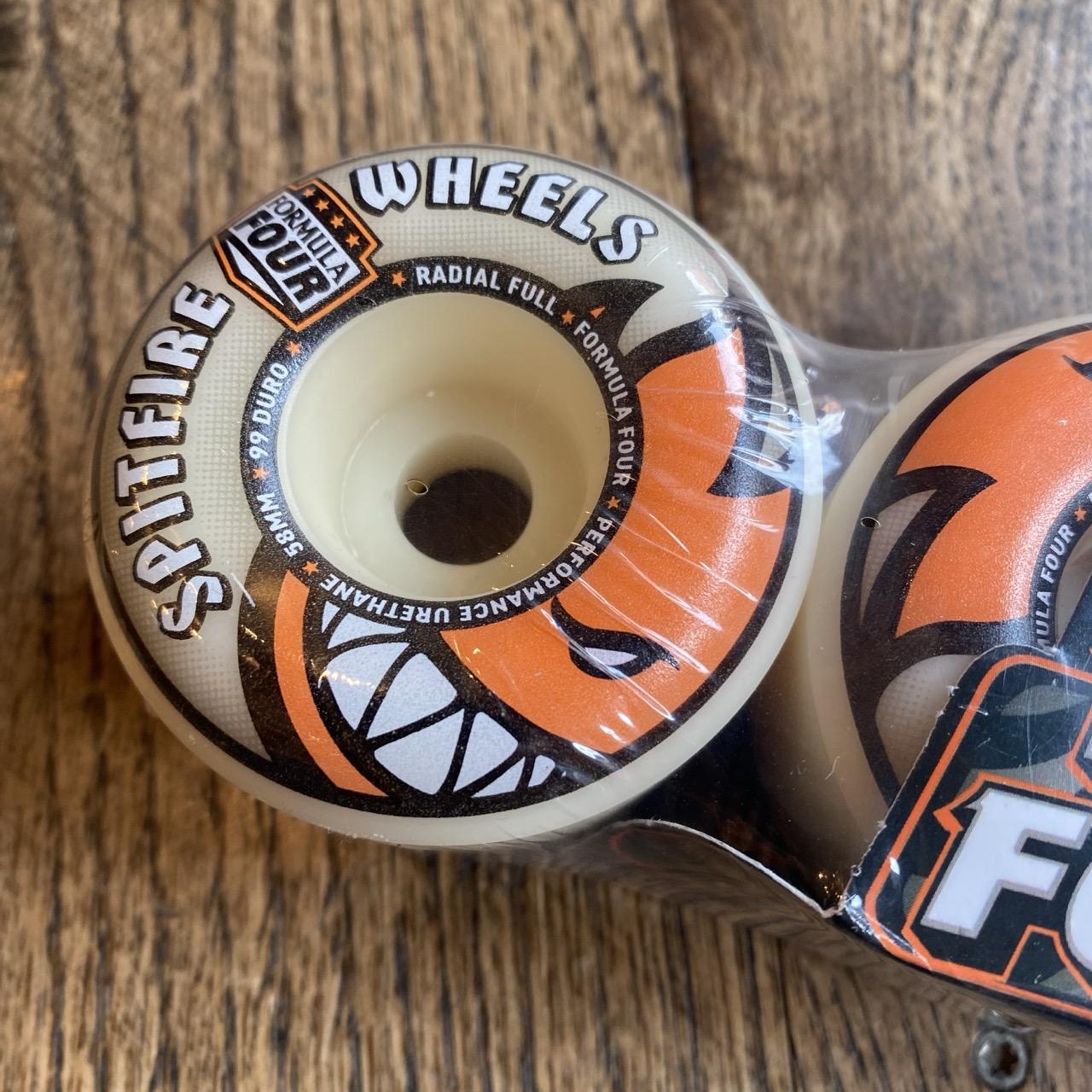 Spitfire Formula Four 99 Duro Radial Full