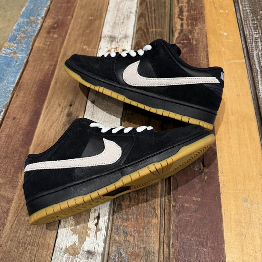 Nike Dunk Low Pro SB (Black/White Gum)
