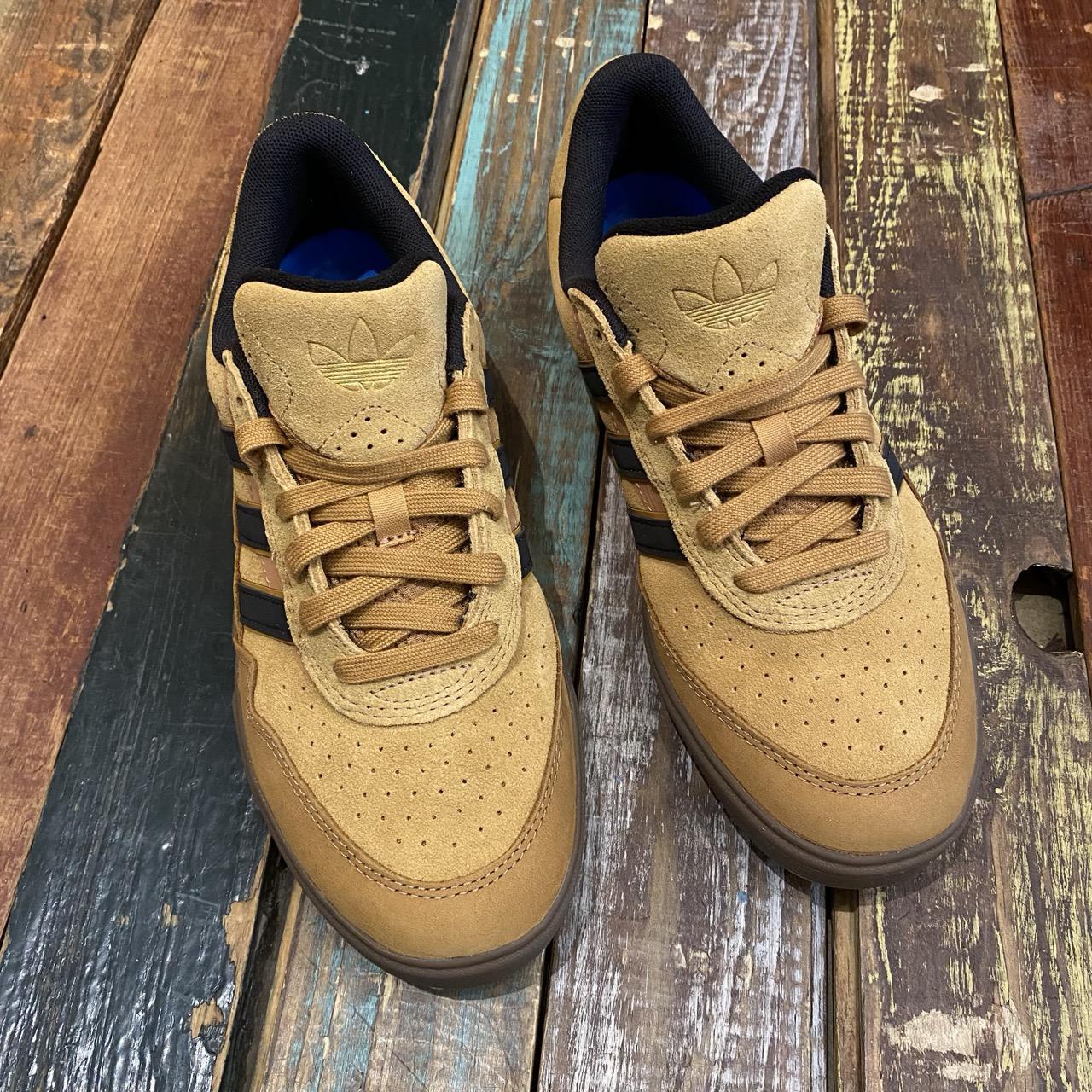 Adidas Tyshawn II Low Mesa/Core Black/Gum