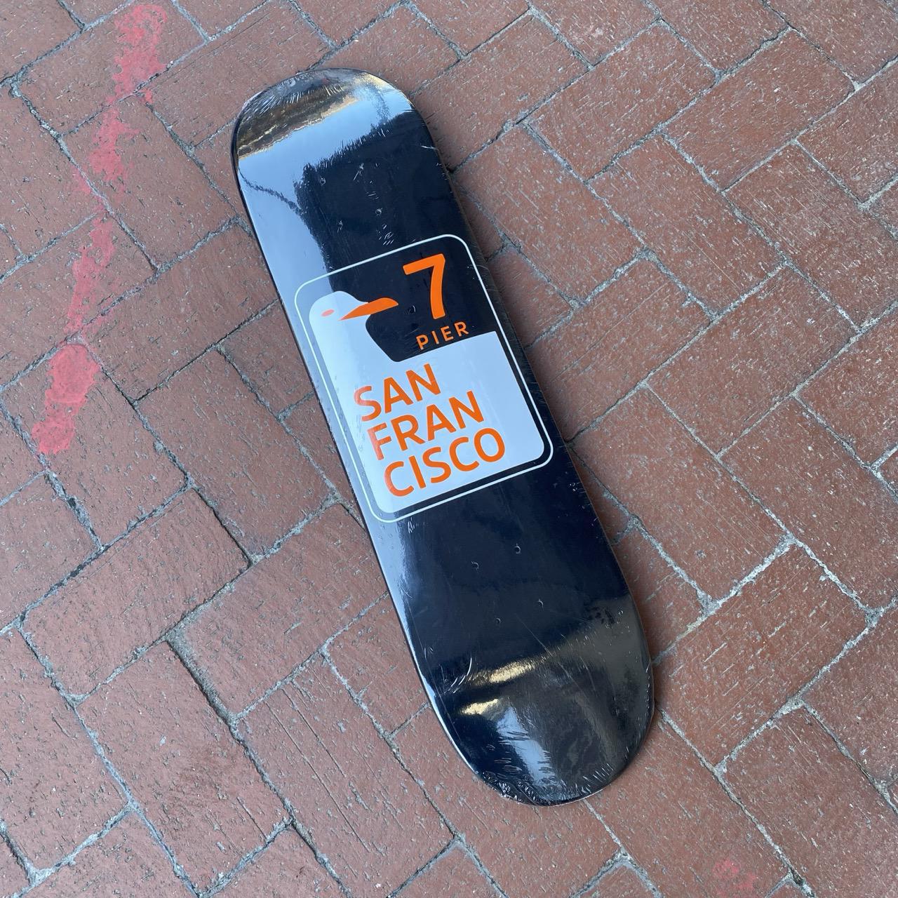 Pier 7 'Seagull' Black Deck