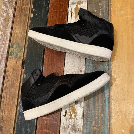 Last Resort CM002 MID (Black/White)