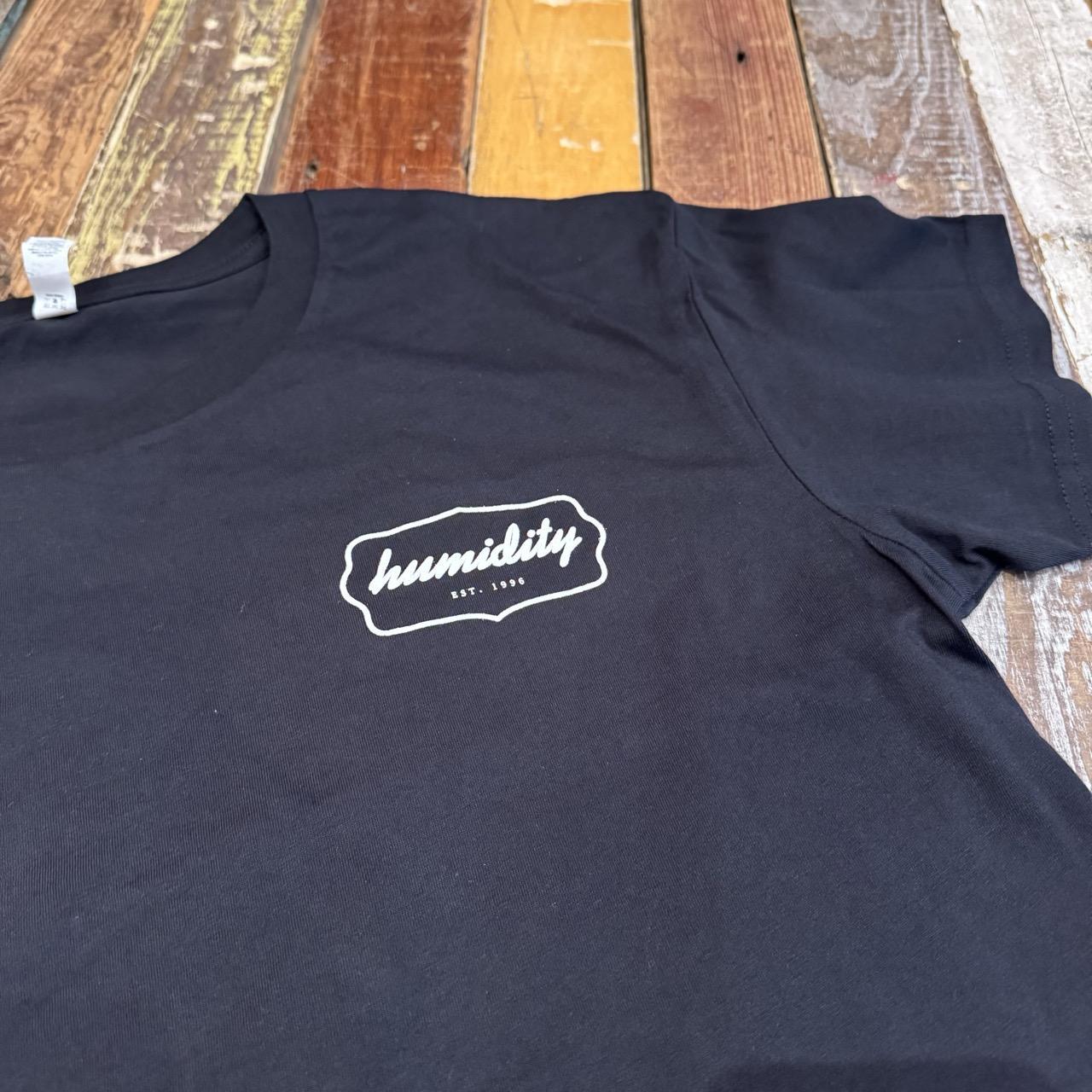 humidity (Puff Print) Cropped Badge Tee (Black/White)