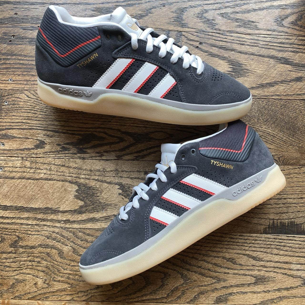 Adidas Tyshawn (Carbon/White)