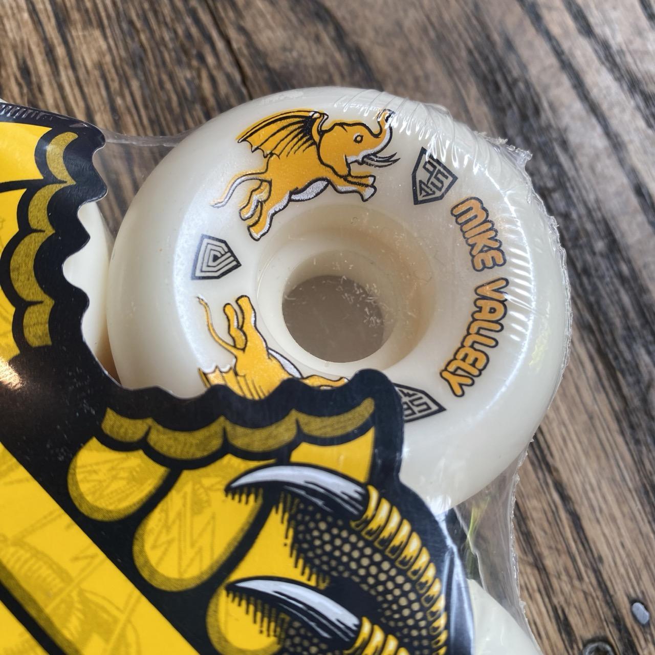 Powell DRAGON FORMULA YELLOW 95A VALLELY 56X36MM