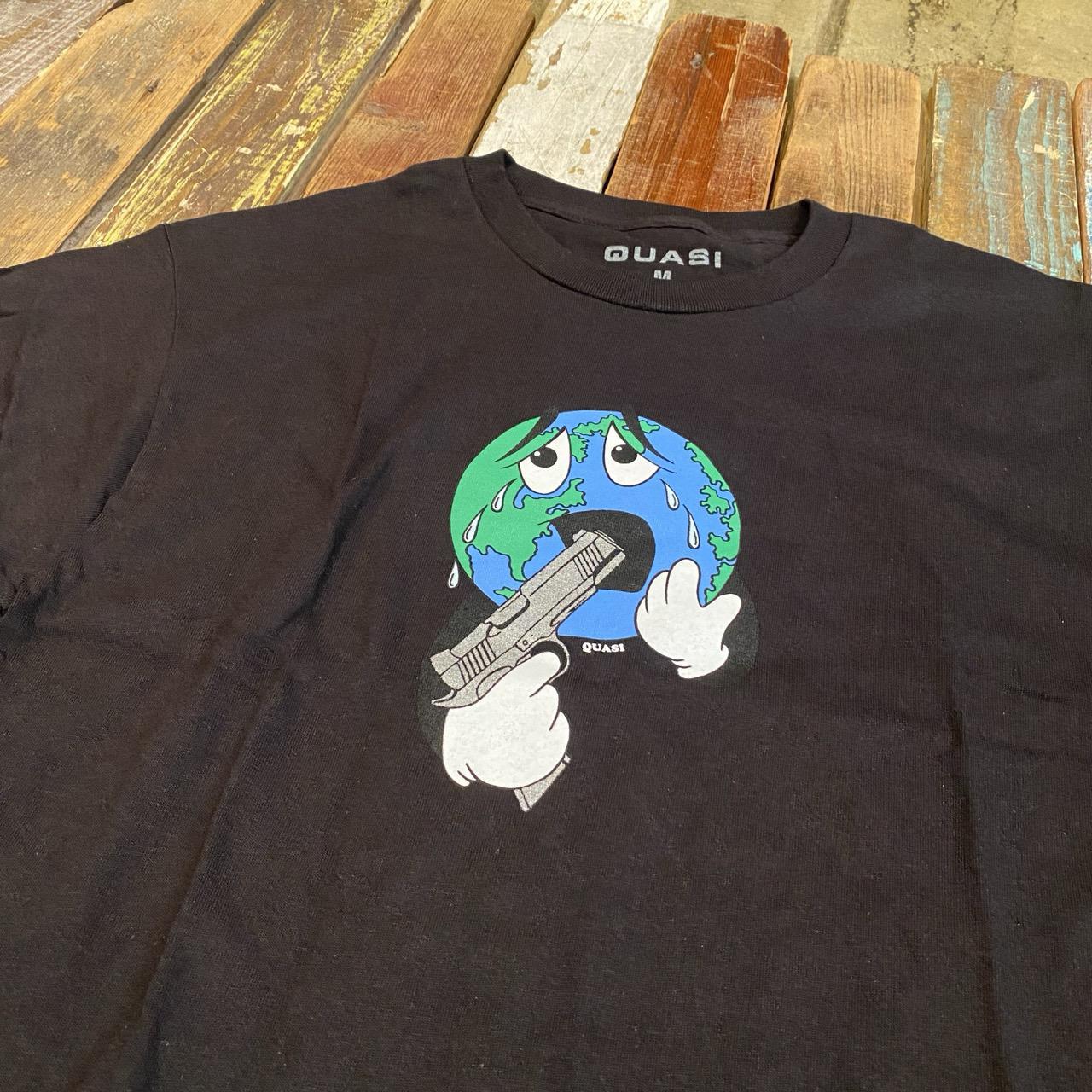 Quasi World Black Tee