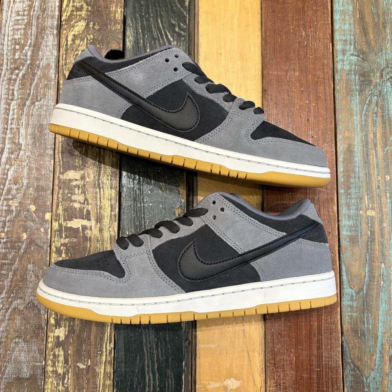 Nike SB Dunk Low Dark Smoke Grey