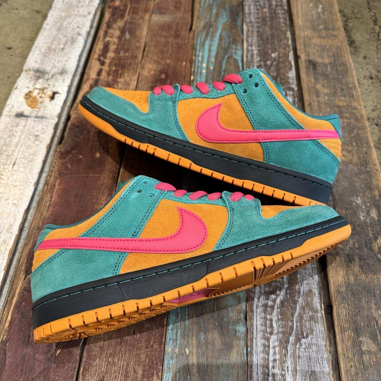 Nike SB Dunk Low Pro Green Noise Watermelon