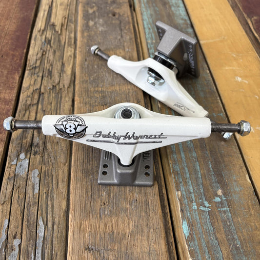 Venture Trucks V8 Bobby Worrest