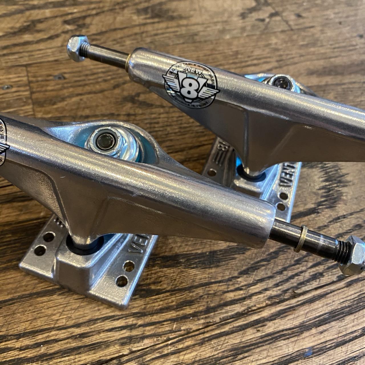 Venture V8 Polished