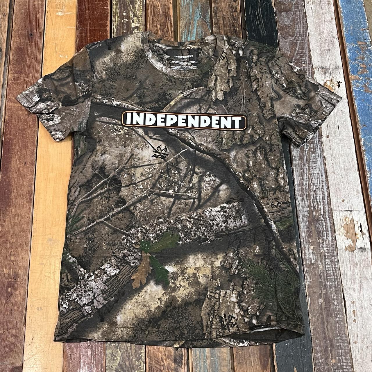 Independent Bar Logo Midweight T-Shirt Realtree