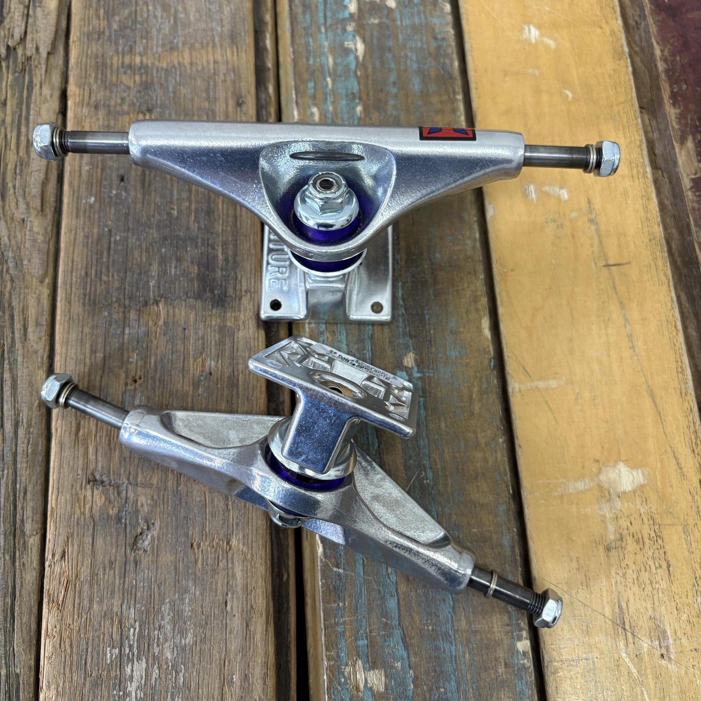 Venture Trucks Hollow (Polished)