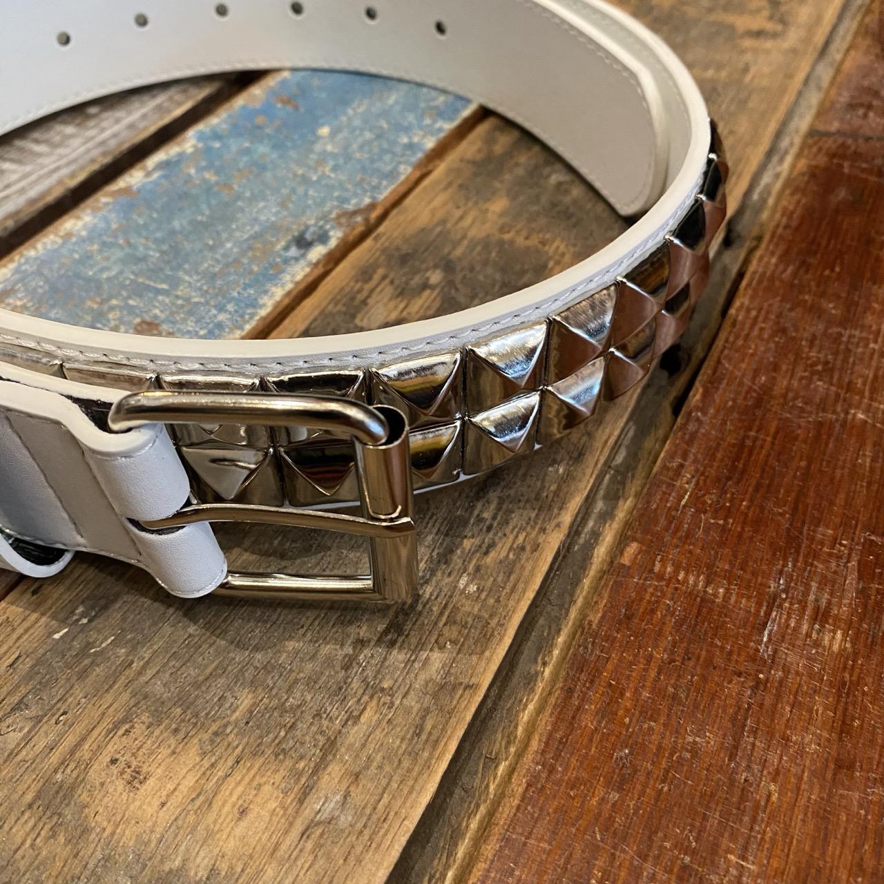 Loosey White Stud Finder Belt