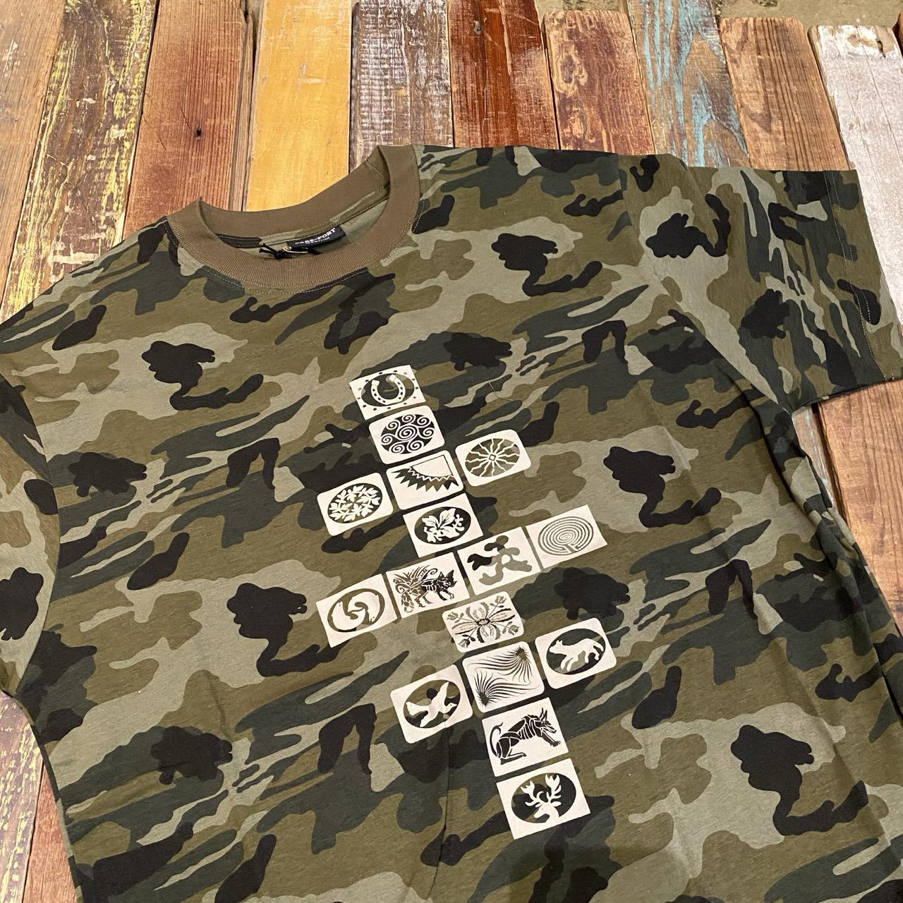 PassPort Kollaasi Tee