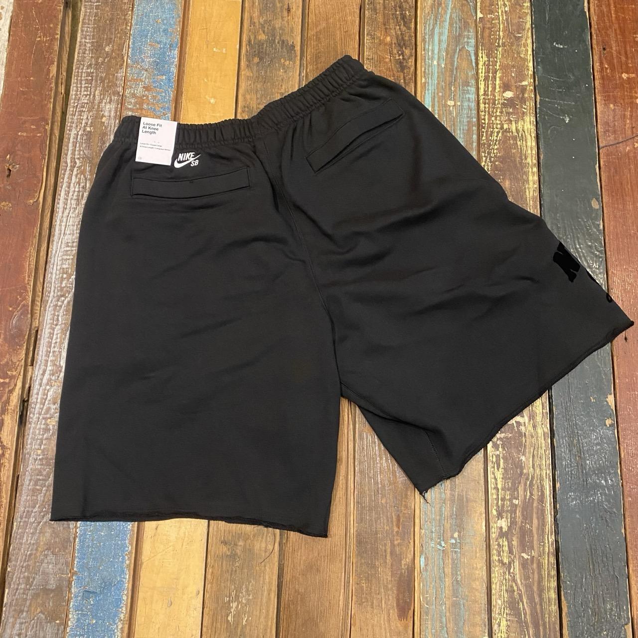 Nike SB Graphic Fleece Shorts (Black)