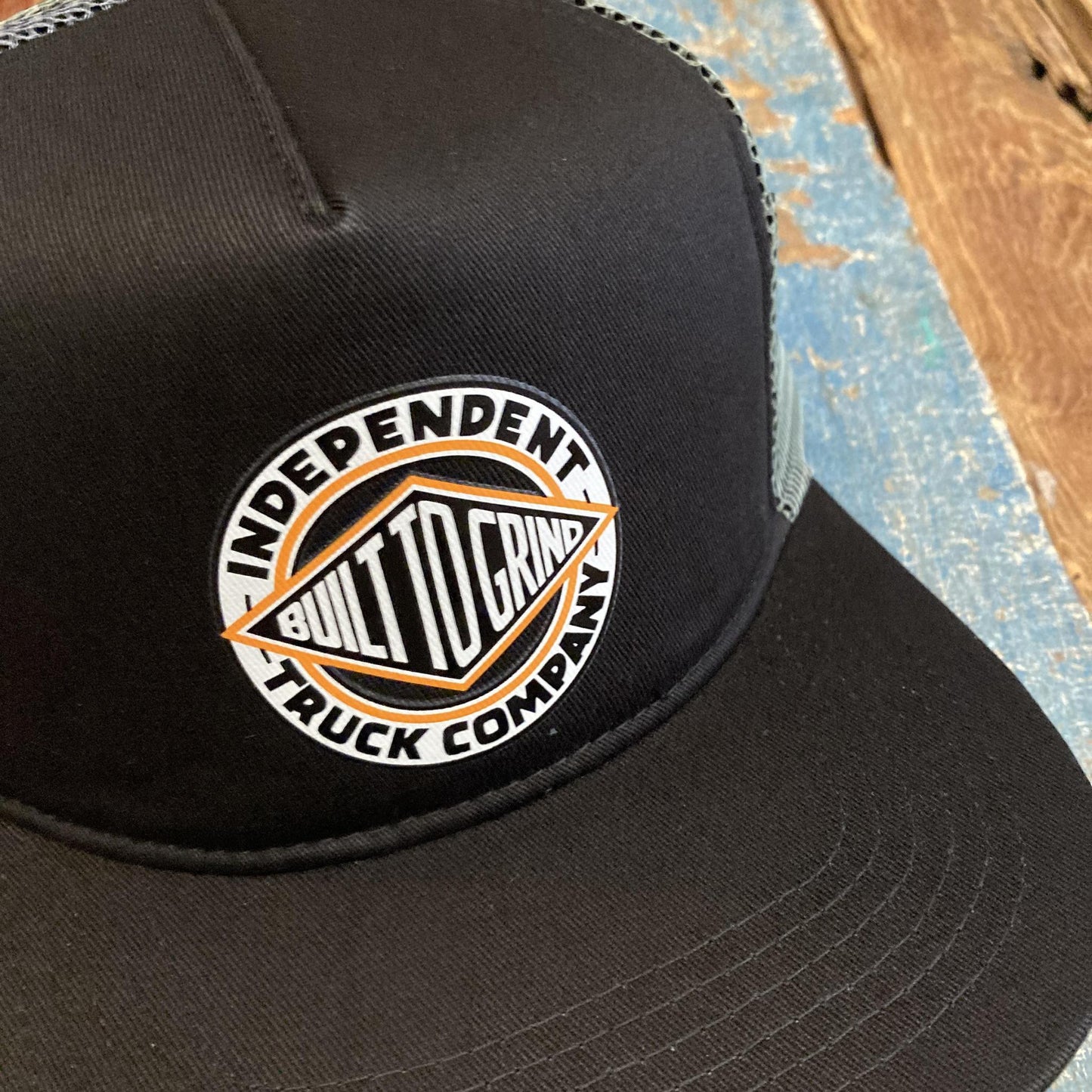 Independent Unstructured Mesh Trucker (Black/Camo)