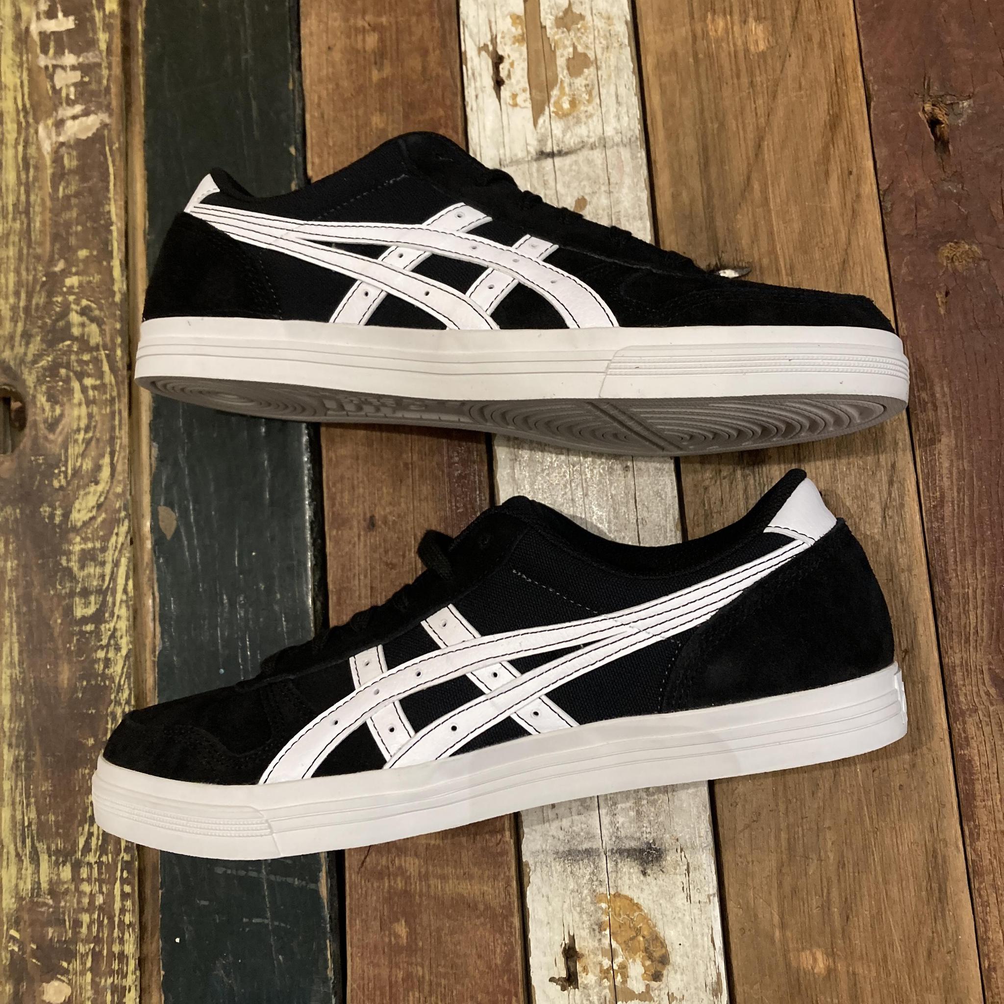 ASICS AARON PRO BLACK WHITE