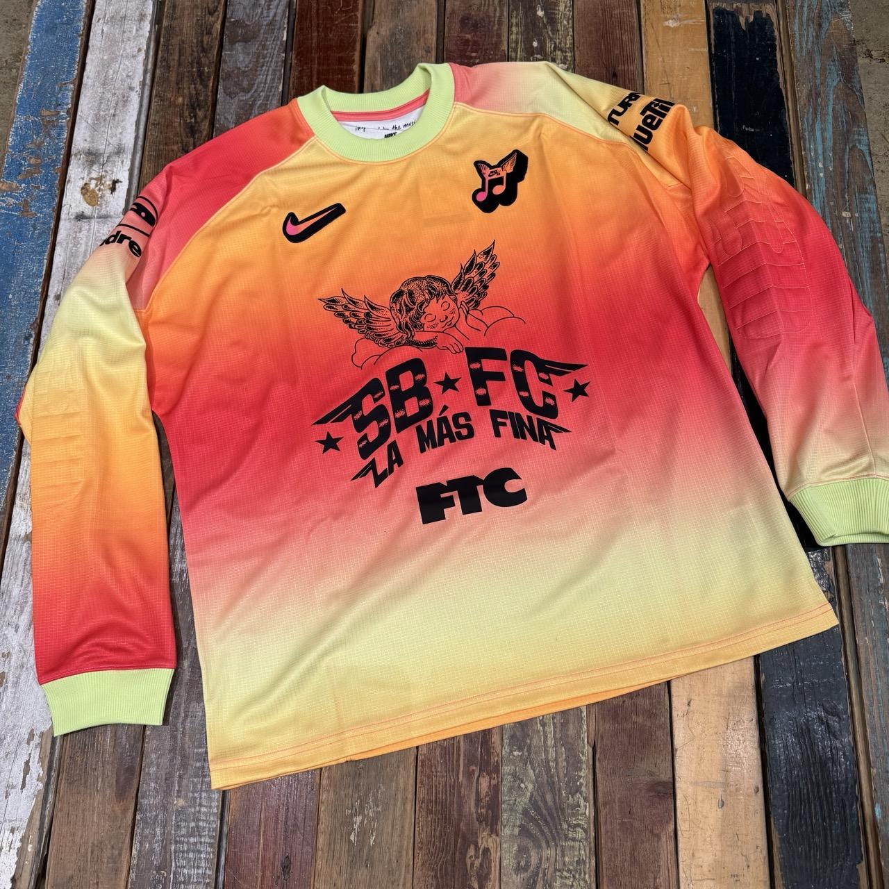 Nike SB Long-Sleeve Jersey (Hyper Pink)