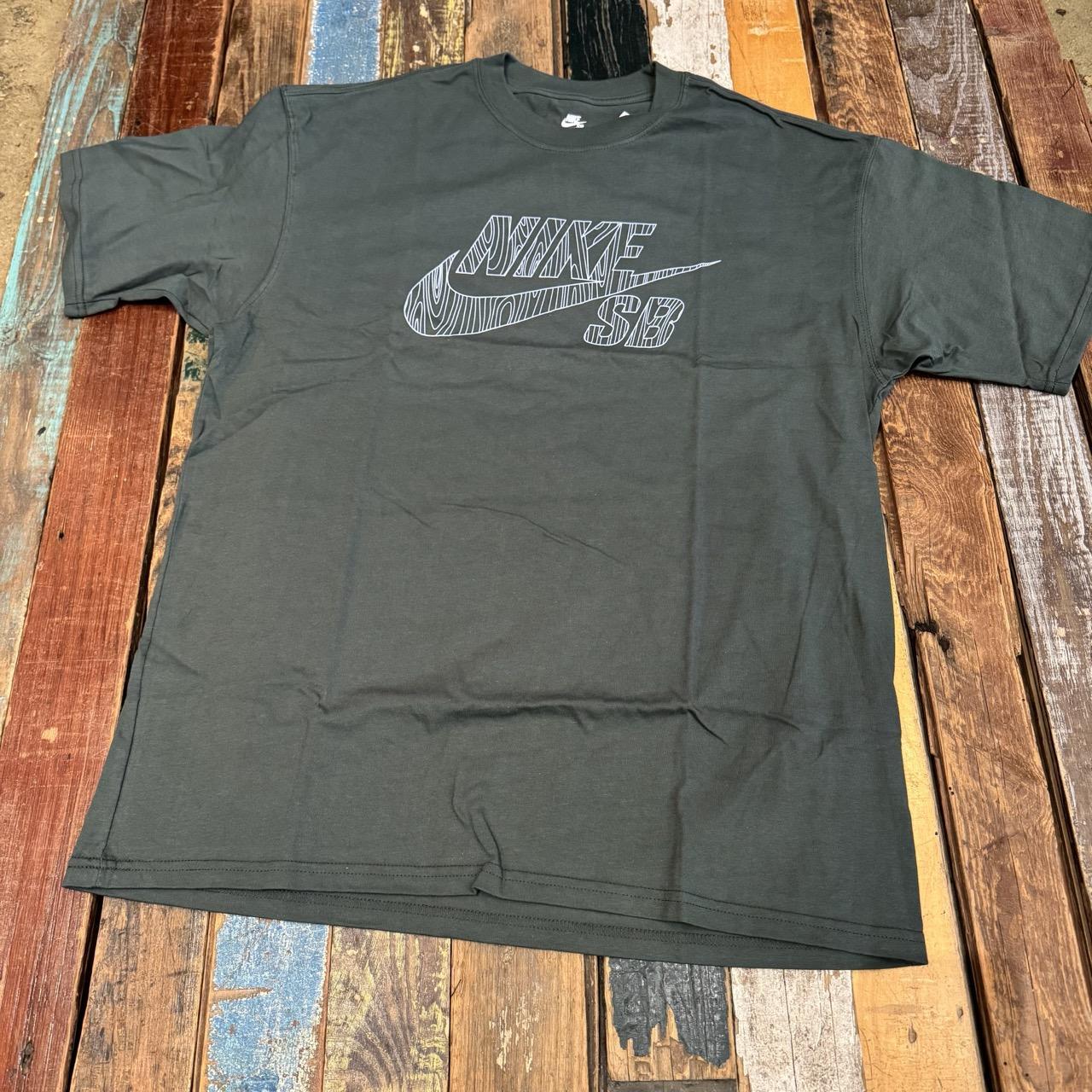 Nike SB Woodgrain Graphic T-Shirt (Dark Green)