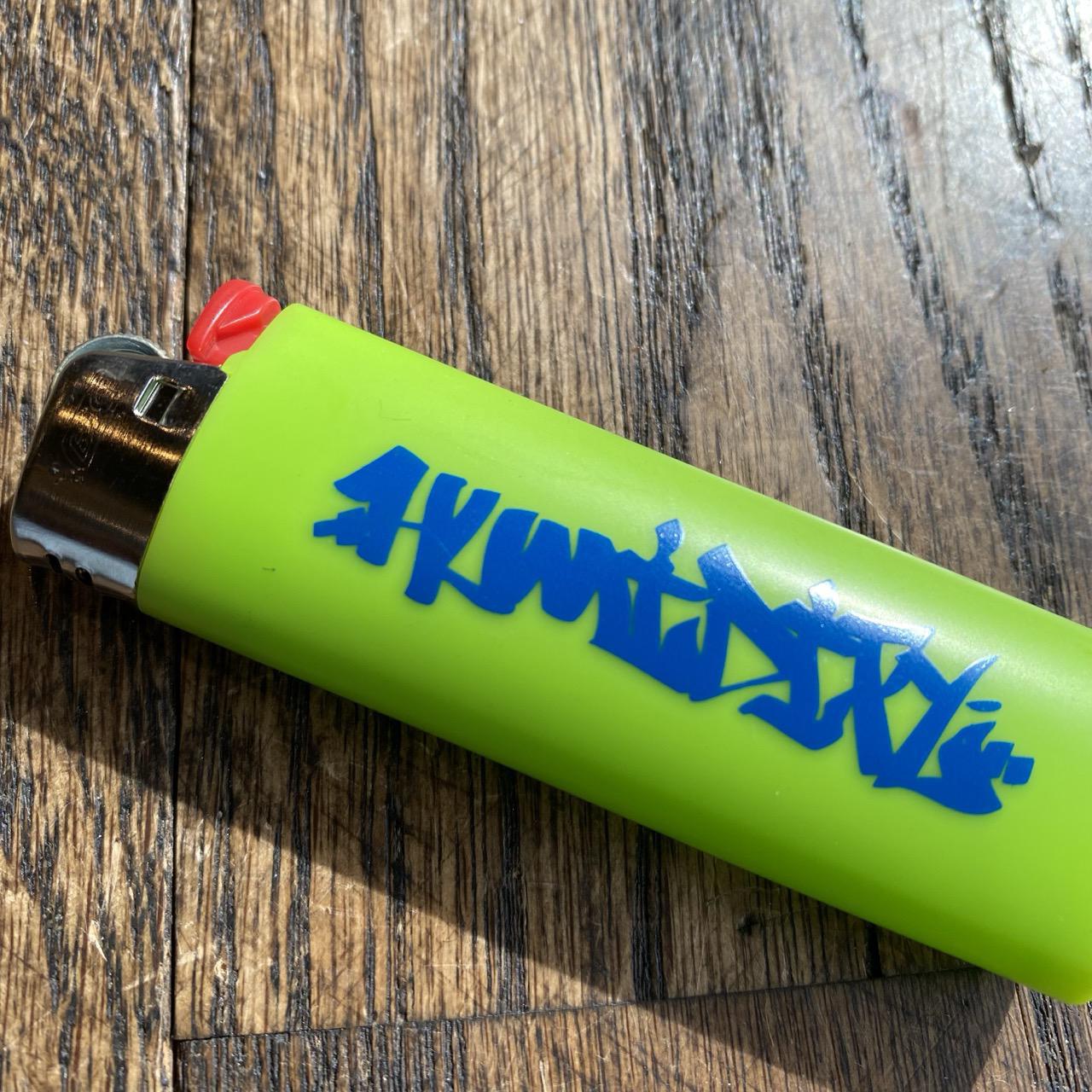 humidity Shop Lighter