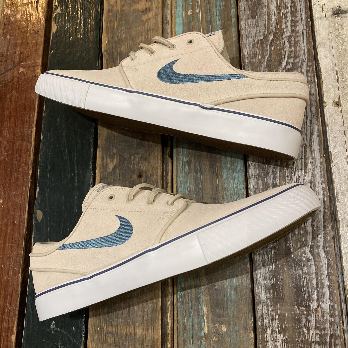 Nike SB ZOOM JANOSKI OG+ (Sand Drift/Thunder Blue)